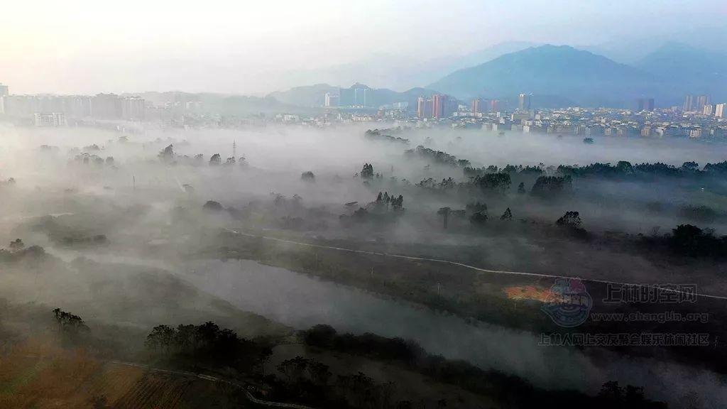 逃离诡异小镇