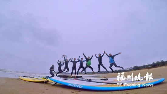 有80吨煤炭每天烧掉y吨像这样使用一星期后还剩()吨还可以烧()天？游戏画面