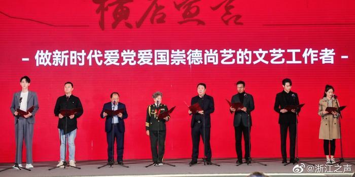 小萌妹的甜美装扮