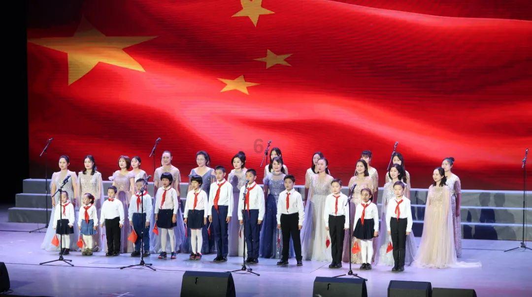 跳动的圆球